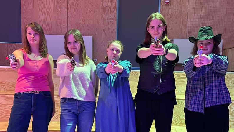 Tidsmaskinen - forestilling på efterskolen