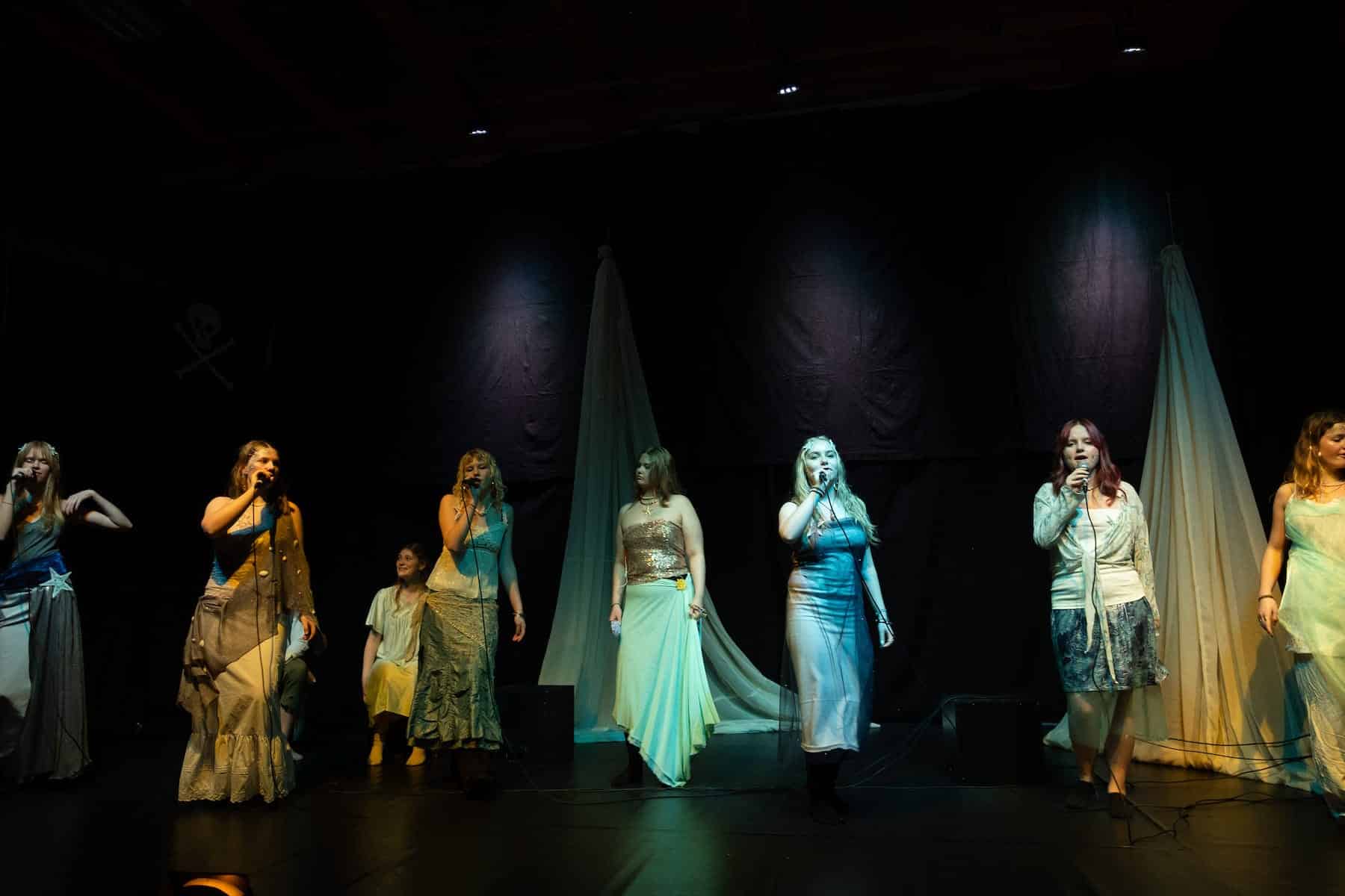 havfruerne-lokker-efterskolemusical